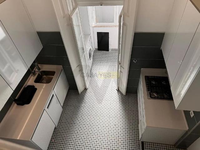 Apartment T2 in Areeiro, Lisboa