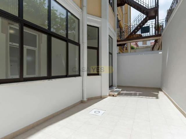 Apartment T2 in Areeiro, Lisboa