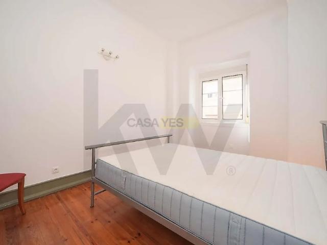 Apartment T2 in Areeiro, Lisboa