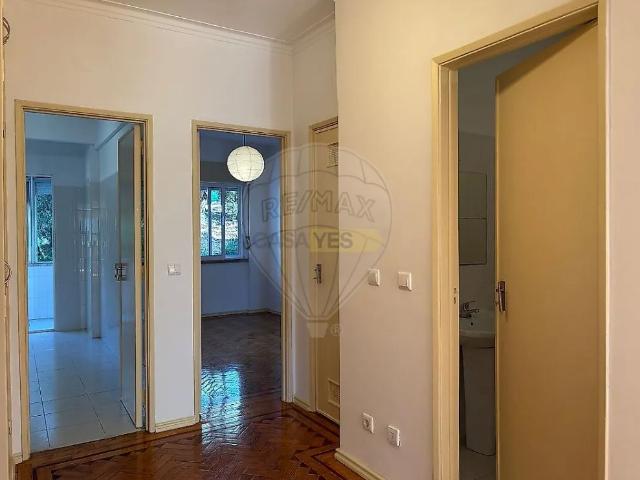 Apartment T2 in Benfica, Lisboa