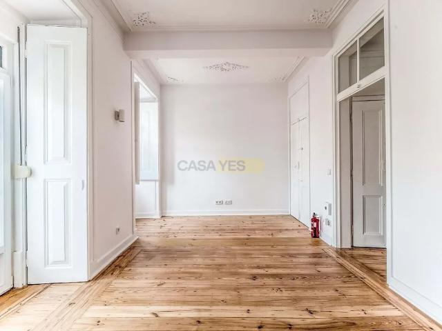 Apartment T2 in Estrela, Lisboa