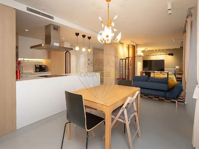 Apartment T2 in Santo António, Lisboa