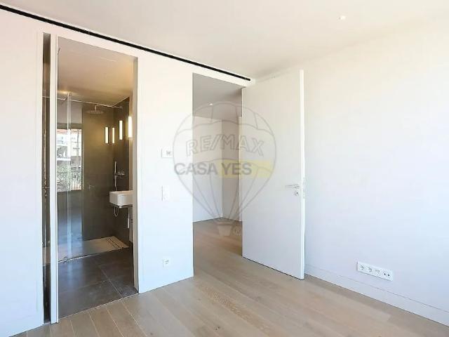 Apartment T2 in Santo António, Lisboa