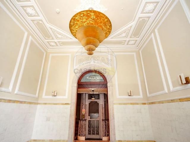 Apartment T2 in Santo António, Lisboa
