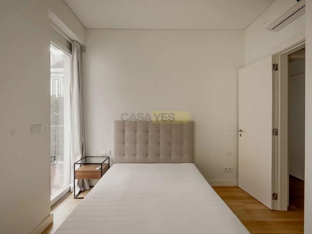 Apartment T2 in Santo António, Lisboa