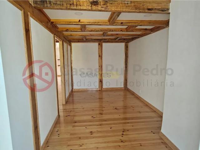 Apartment T2 in Santo António, Lisboa