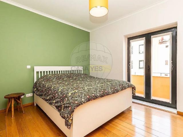 Apartment T2 in Santo António, Lisboa