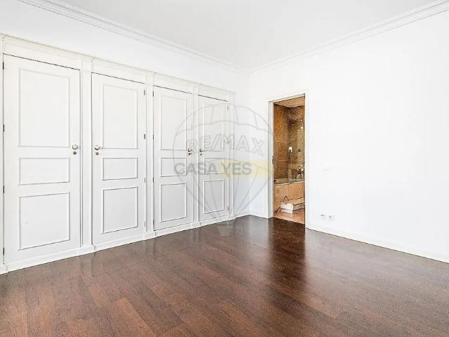 Apartment T3 in Areeiro, Lisboa