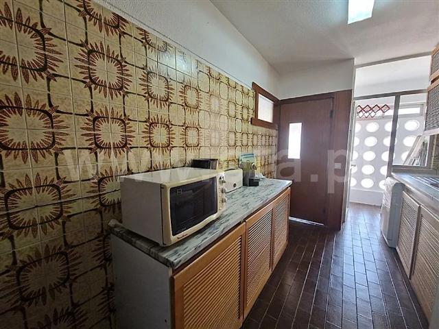 Apartment T3 in Areeiro, Lisboa