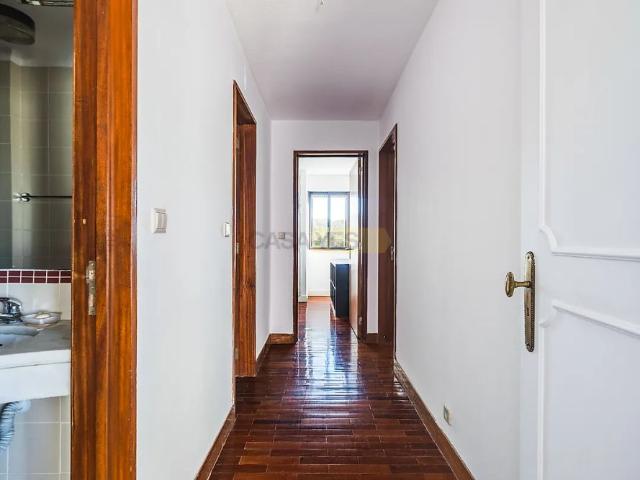 Apartment T3 in Benfica, Lisboa