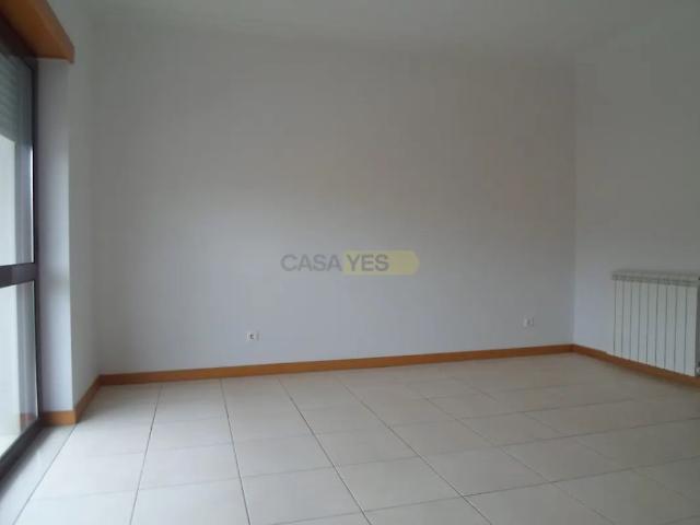 Apartment T3 in Eiras e São Paulo de Frades, Coimbra