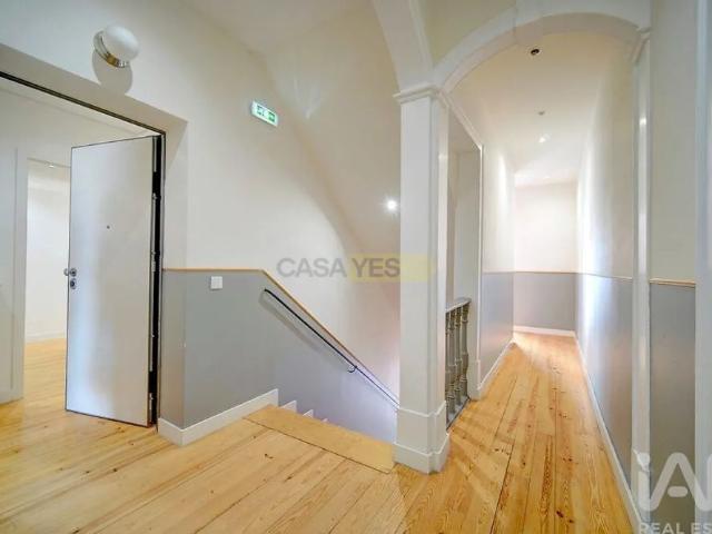 Apartment T3 in Estrela, Lisboa