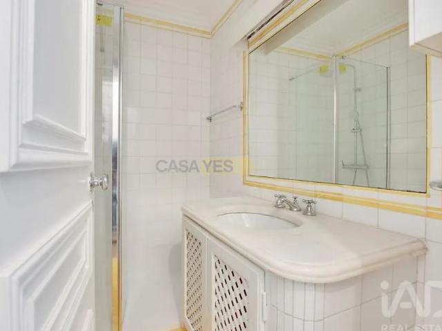 Apartment T3 in Estrela, Lisboa