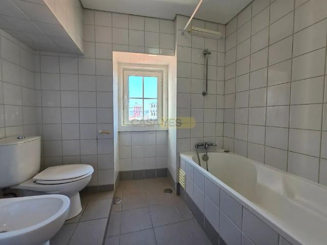 Apartment T3 in Estrela, Lisboa
