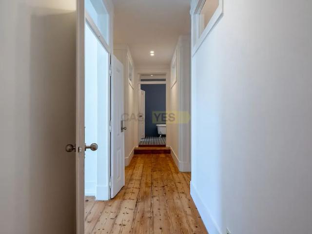 Apartment T3 in Santo António, Lisboa
