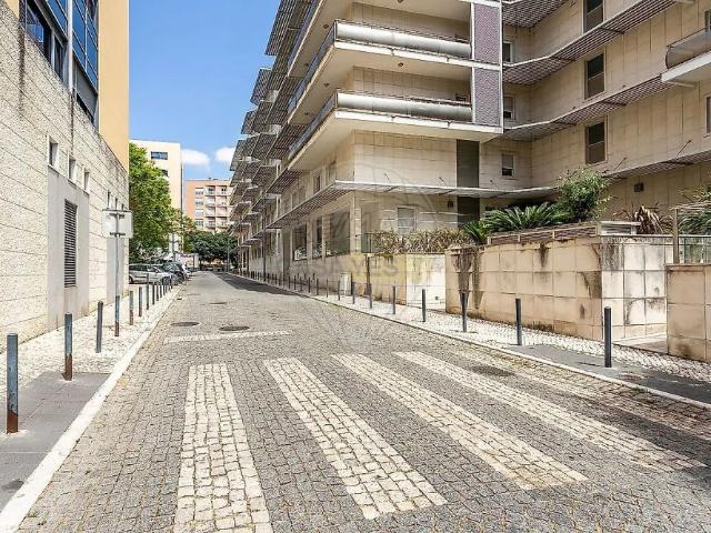 Apartment T3 in Parque das Nações, Lisboa
