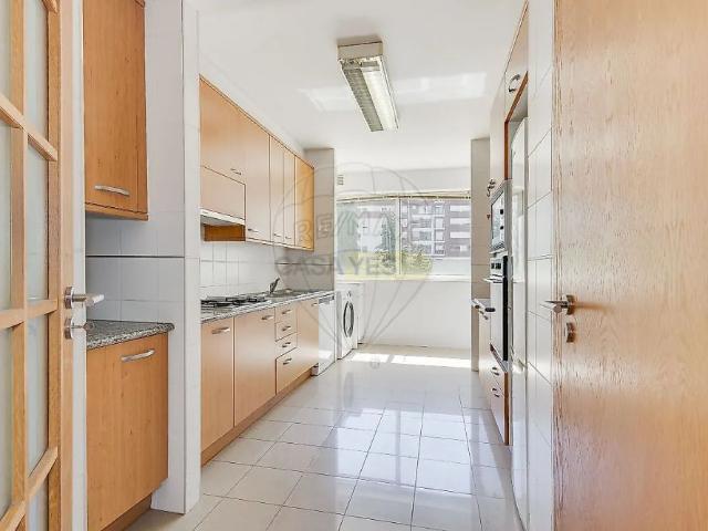 Apartment T3 in Parque das Nações, Lisboa