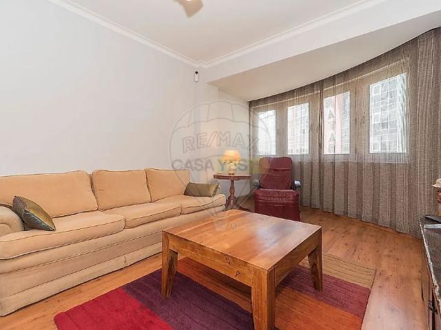 Apartment T4 in Areeiro, Lisboa