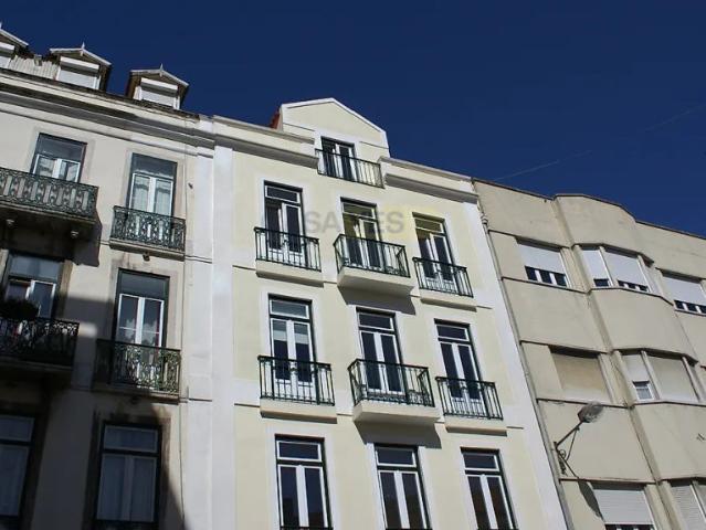 Apartment T4 in Arroios, Lisboa
