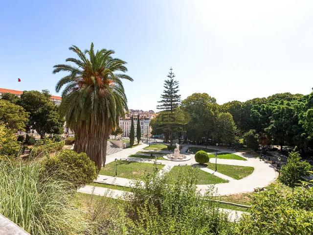 Apartment T4 in Estrela, Lisboa