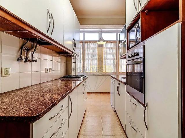 Apartment T4 in Olivais, Lisboa