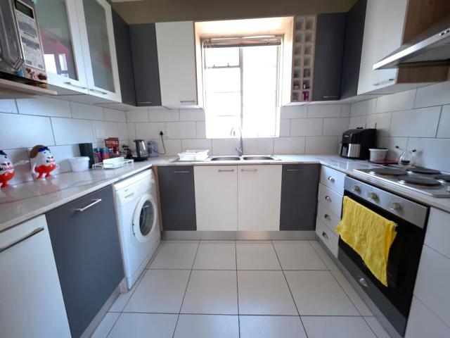 Apartment to rent in Gardens, Cape Town