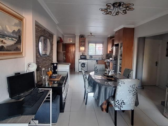 Apartment To Rent in Northwold, Randburg