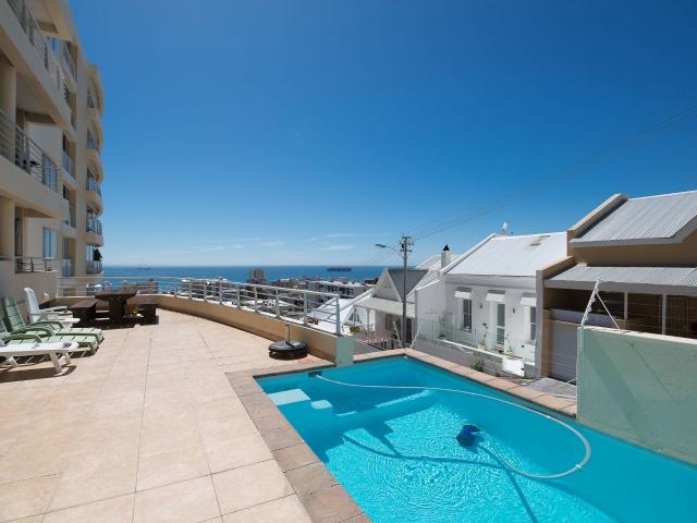 Apartment to rent in Sea Point