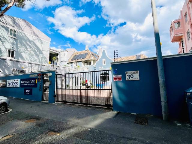 Apartment to rent in Sea Point