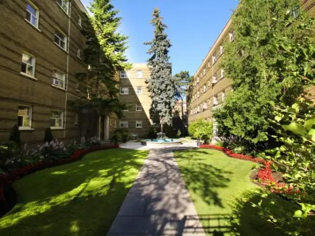 Apartment Toronto ON 98096128