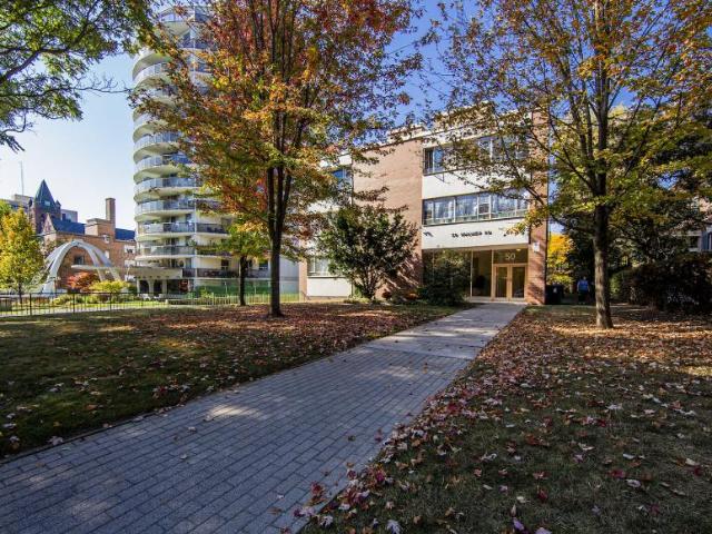 Apartment Toronto ON 98311821