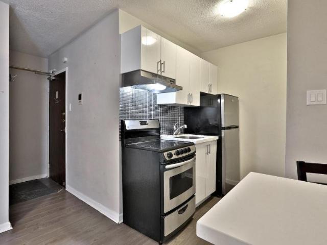 Apartment Toronto ON 98313504
