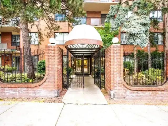Apartment Toronto ON 100330975