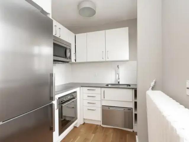 Apartment Toronto ON 104362208