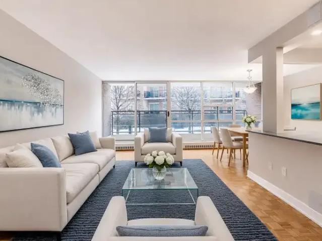 Apartment Toronto ON 105280347