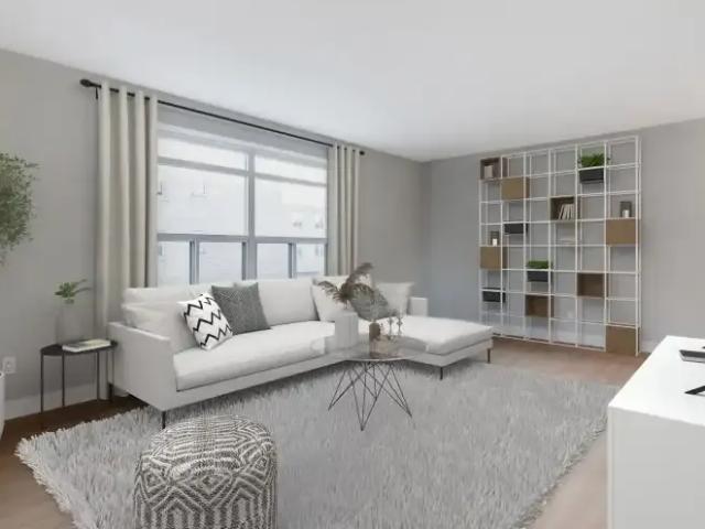 Apartment Toronto ON LS102085763