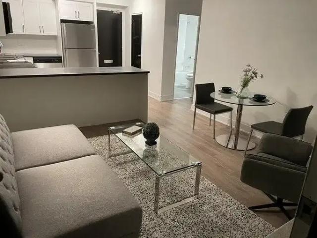 Apartment Toronto ON LS102914385