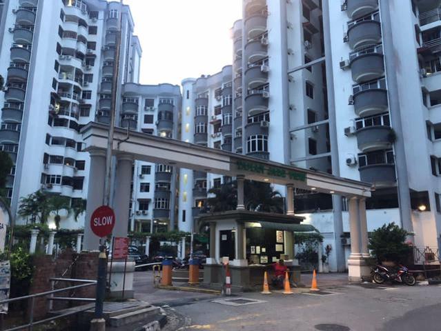 Apartment Taman Jade View Bukit Gambir Tingkat 3 1 Carpark