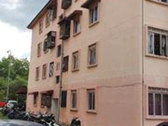 Apartment taman Langat murni block b1 tingkat 2