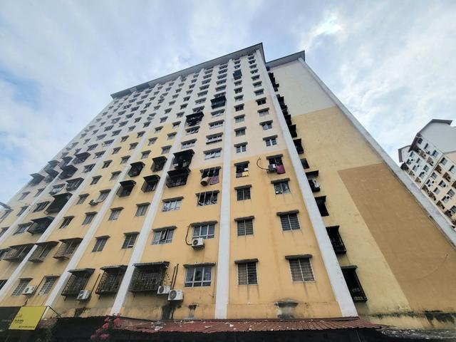 Apartment Taman Medan Cahaya Block D Dato Harun near Sunway Pyramid