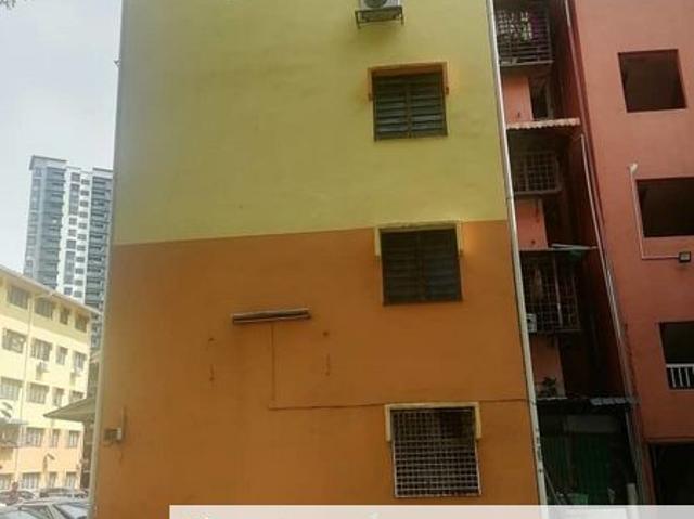 Apartment Taman Sungai Besi, Kuala Lumpur Blok 8 Tingkat 3