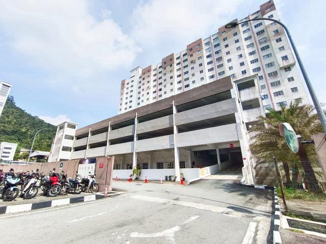Apartment Taman Ria Teluk Kumbar