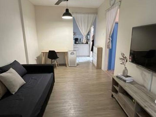 apartment taman university level 1 Full loan2400