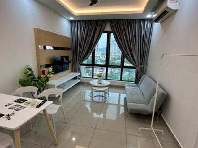 Apartment Univ 360 Place 2R2B Full Furnish Condo Seri Kembangan UPM