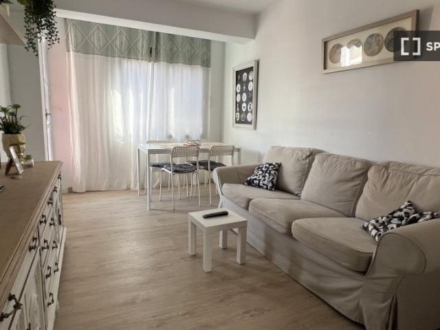 Se alquila piso de 3 habitaciones en L'Amistat, Valencia
