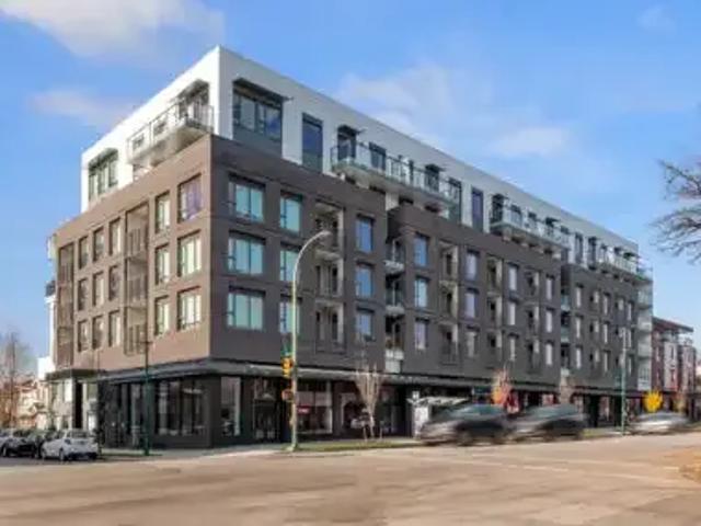 Apartment Vancouver BC 102658291