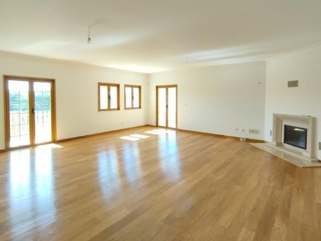 Apartmento na Quinta da Beloura em condominio co pisicna, gumnasio e campo de Tenis