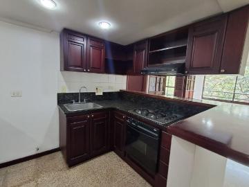 Apartaestudio en arriendo, Patio bonito el poblado medellín
