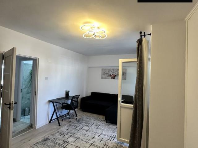 Apartamemt decomandat 2 camere de inchiriat zona centrala