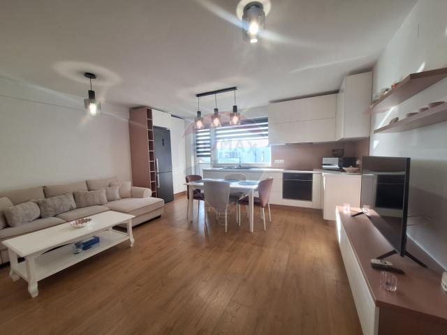 apartament mare si luxos 2 loc parcare, cu pod